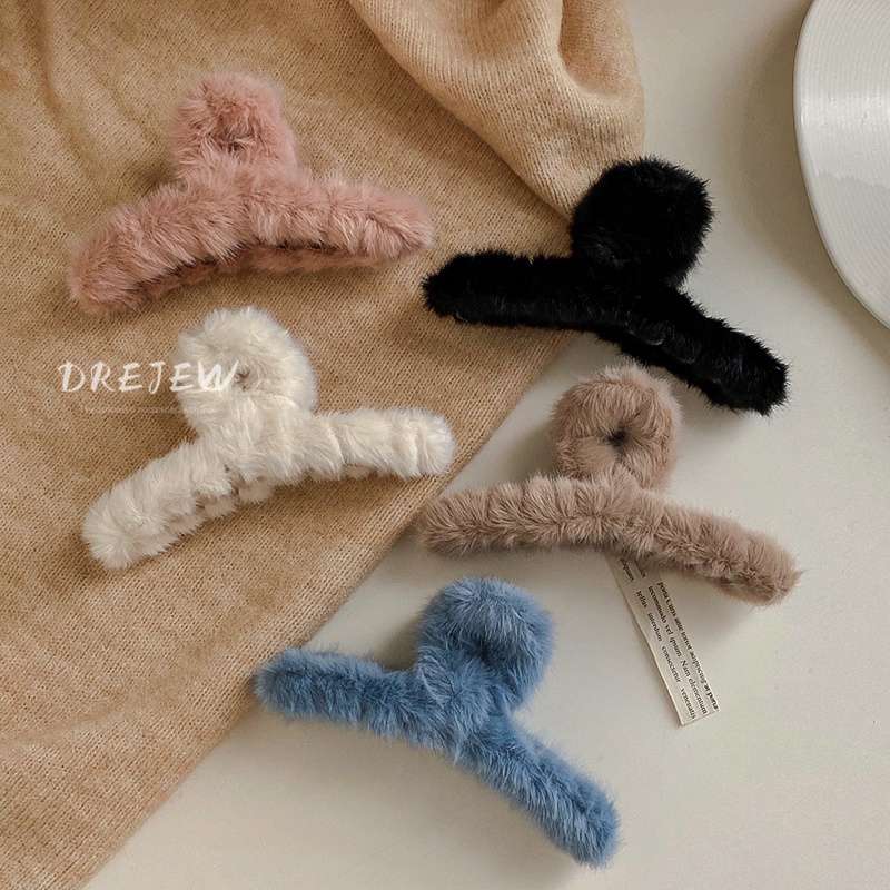 Korean Autumn Winter Plush Hair Clip Simple Solid Color Back Head Plate Hair Clip Female Sweet Girl Shark Clip Hair Accessories