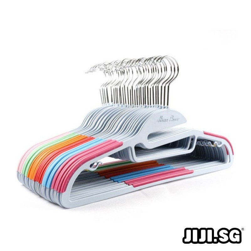 (JIJI.SG) 10pcs Per Set Anti-Slip Smart Hanger  - Bundle/ Closet Organiser/ Clothes Hangers/ Laundry (SG)